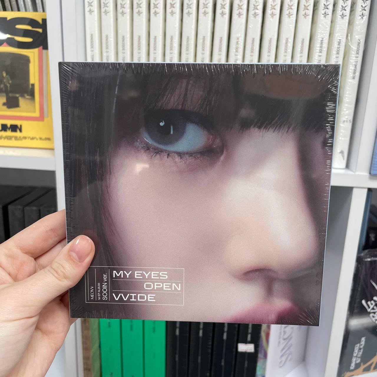 MEOVV - MY EYES OPEN VVIDE (MEOVV VER.)