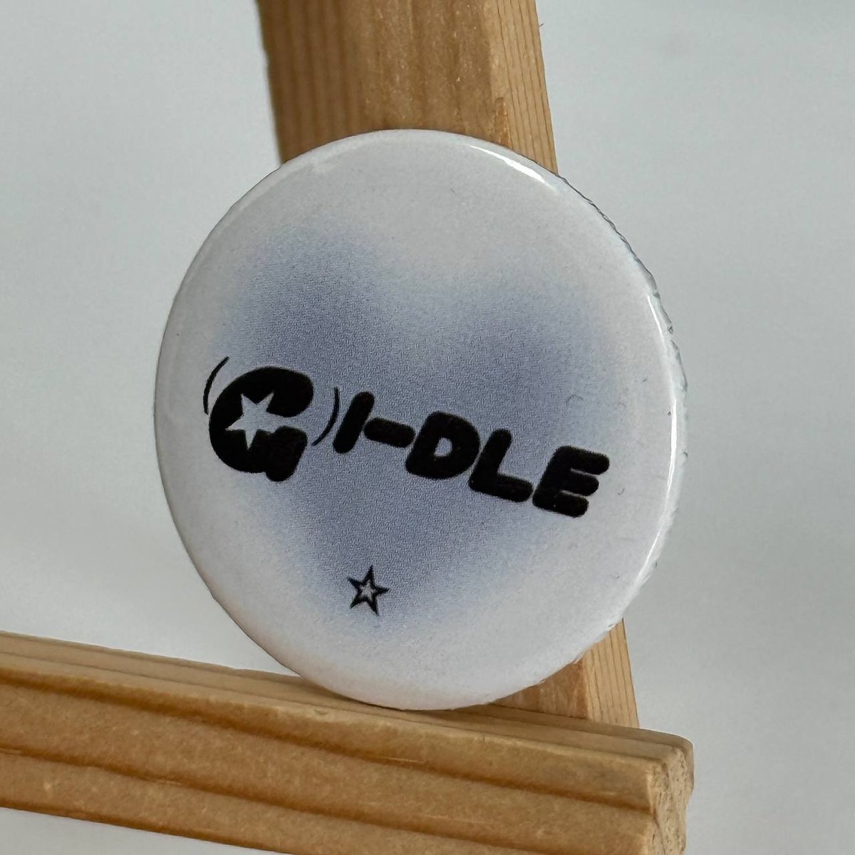 Міні значок I-dle
