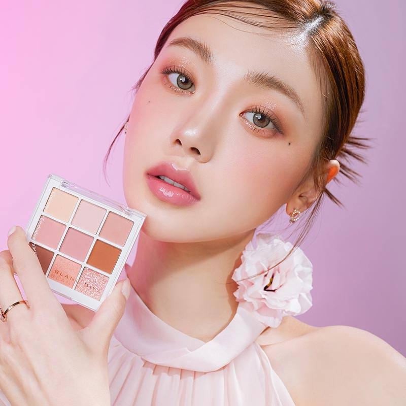 Blanc divs me eyeshadow palette 01 w pink