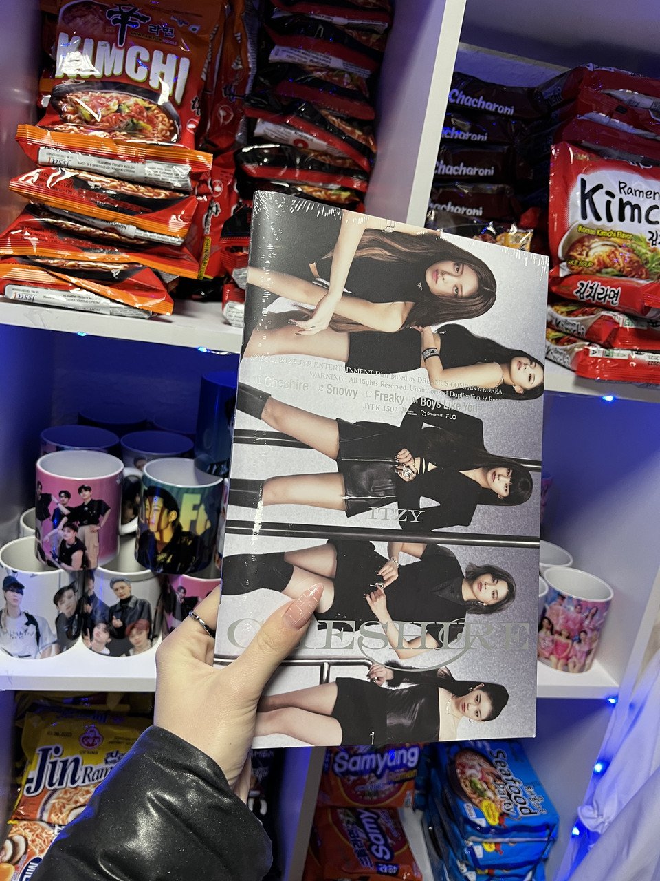 ITZY - CHESHIRE (C Ver.)