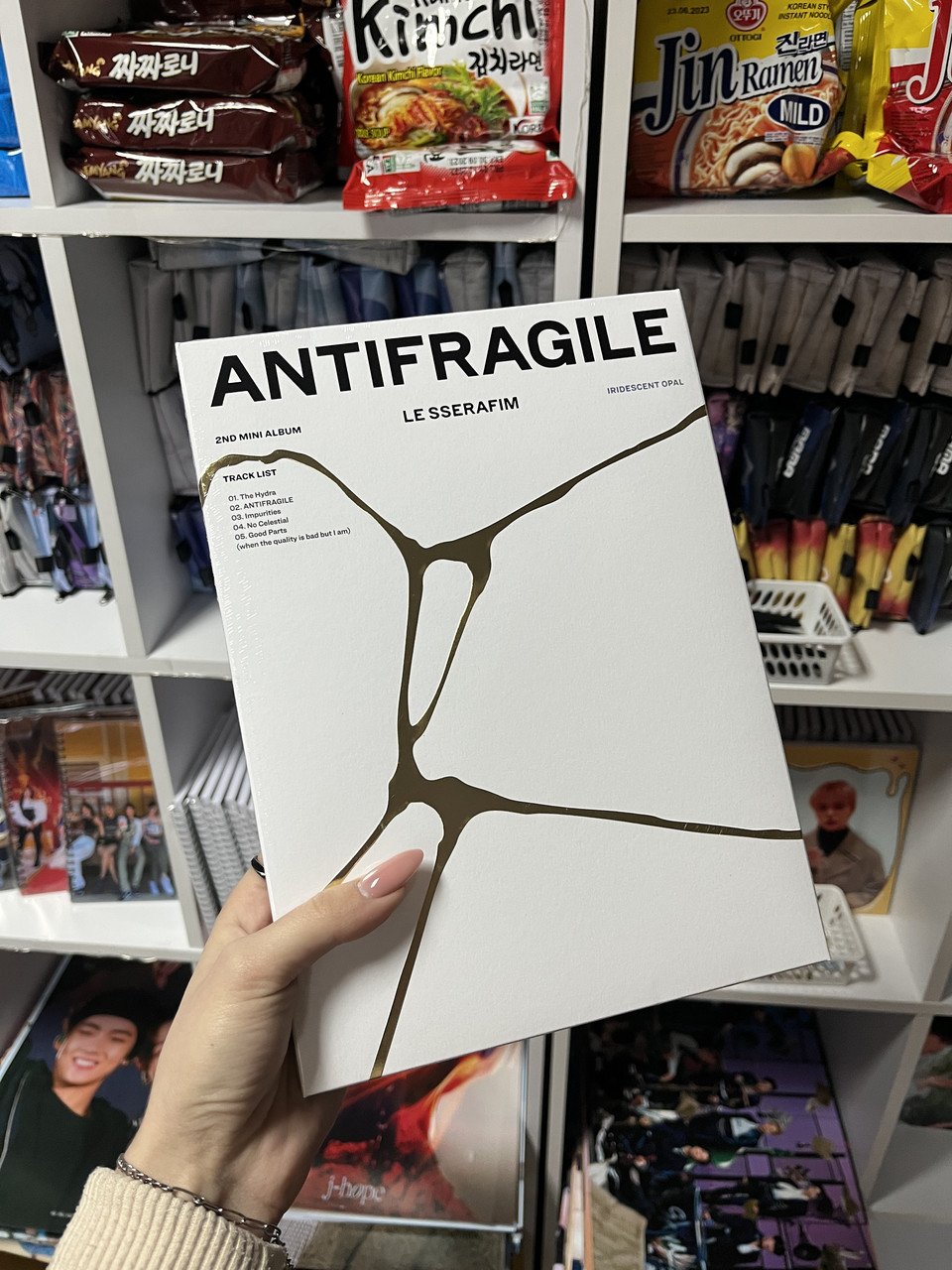 LE SSERAFIM – ANTIFRAGILE  Vol. 2 Iridescent Opal