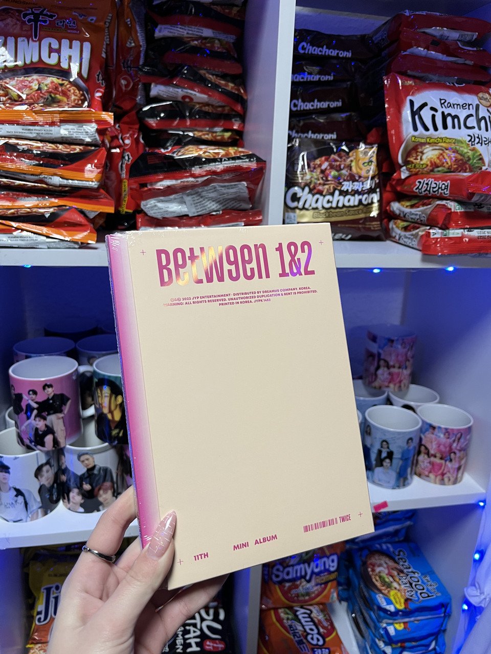 TWICE – BETWEEN 1&2 ARCHIVE ver. PINK