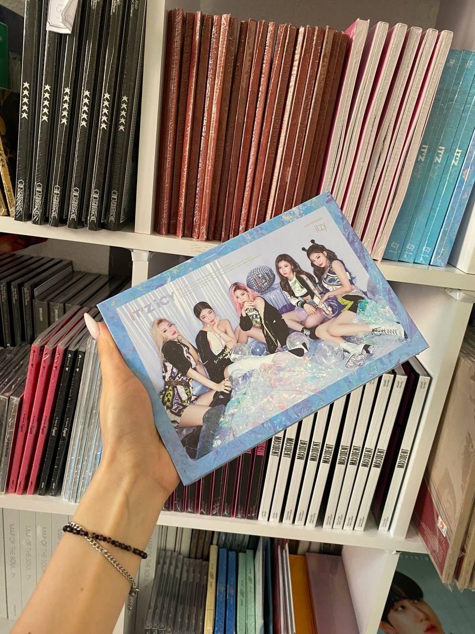 ITZY - IT’z ICY (IT'z Ver.)
