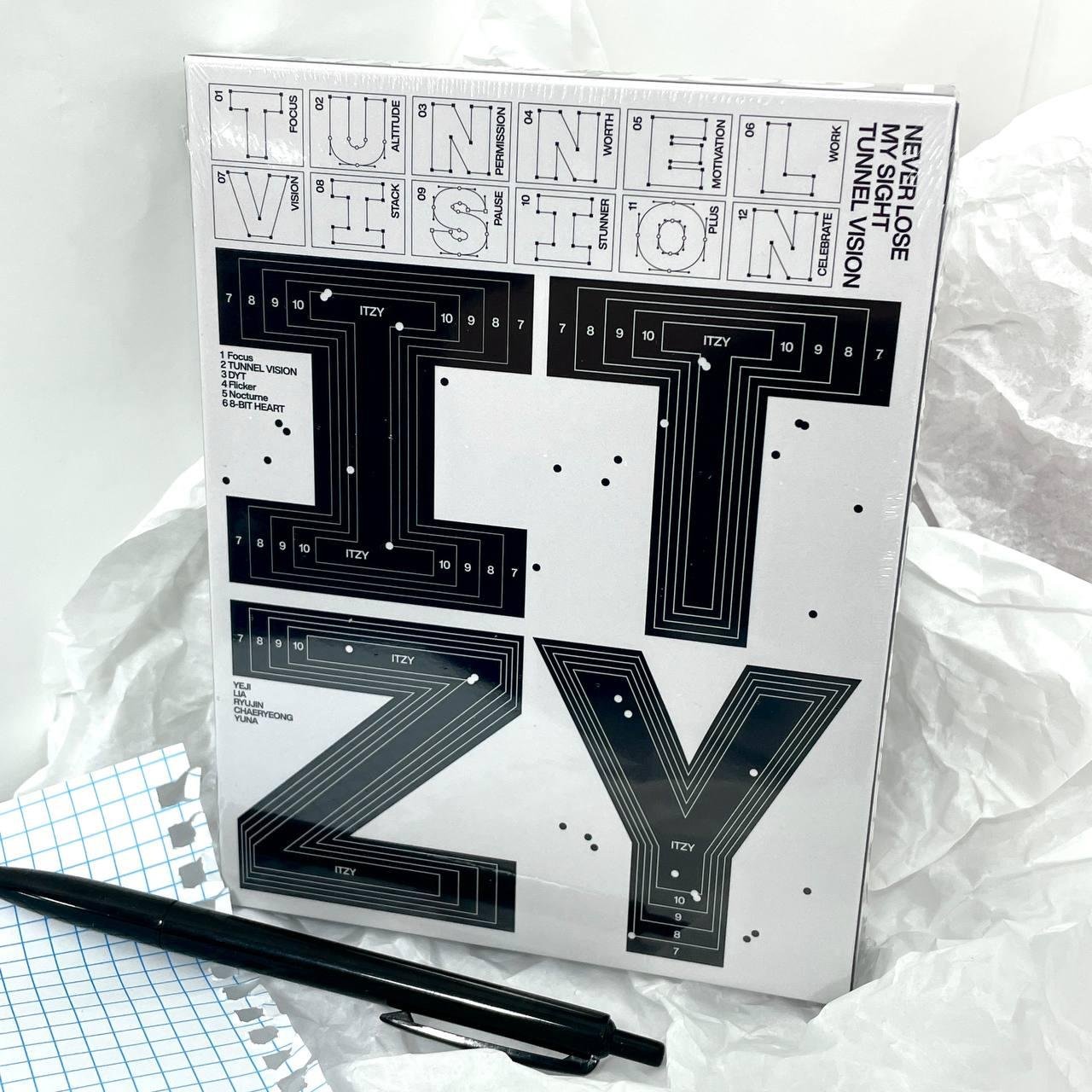 ITZY - TUNNEL VISION ( BOX ver)