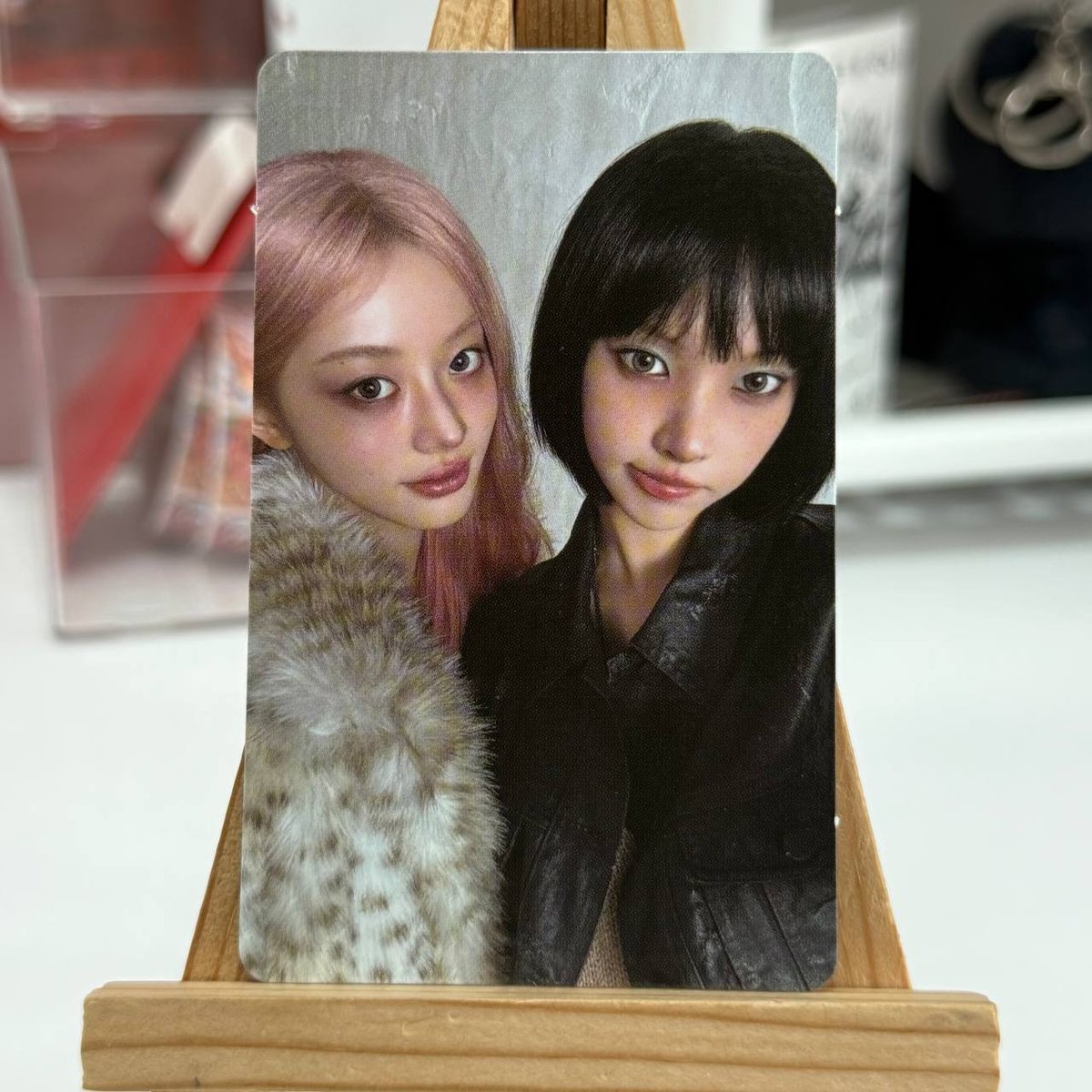 Офіційна картка ILLIT weverse shop POB