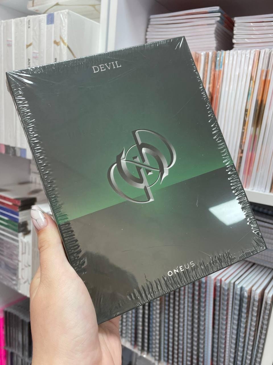 ONEUS – DEVIL ver. GREEN