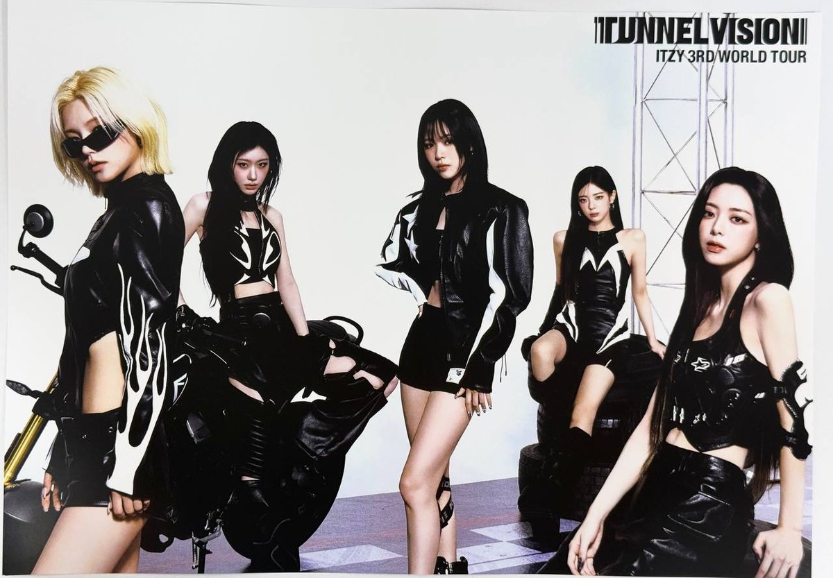 Постер ITZY