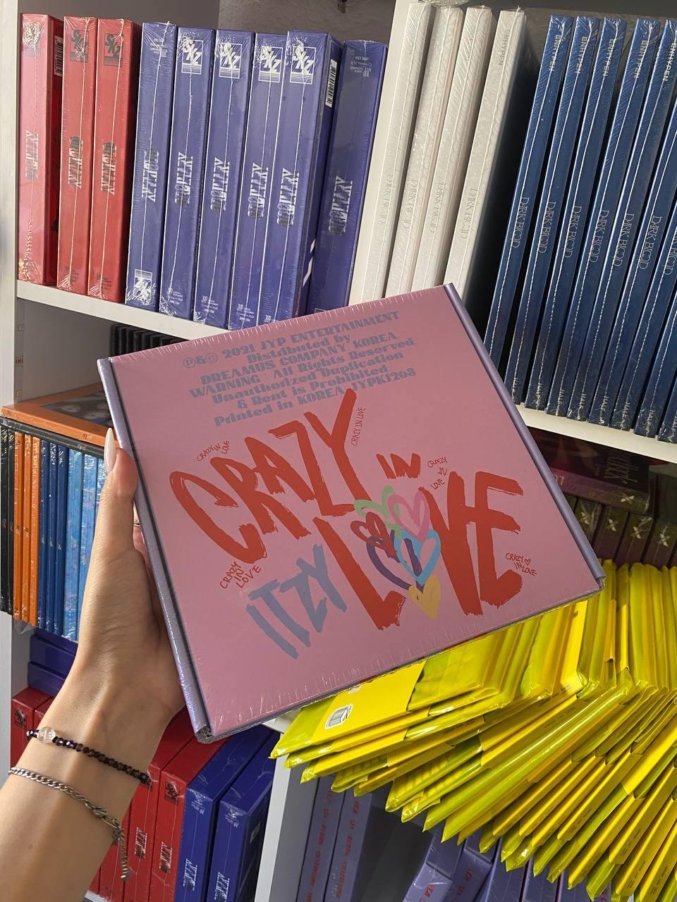 ITZY - CRAZY IN LOVE (ITZY Ver.)