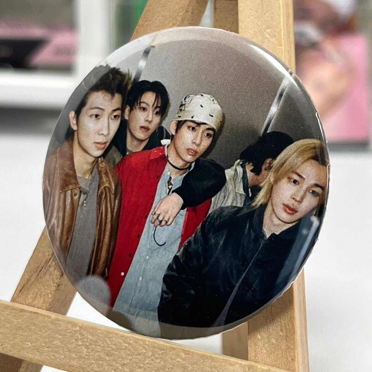 Значок  BTS