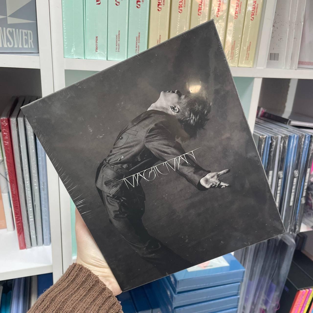 JACKSON WANG - MAGIC MAN (1ST FULL ALBUM) ver. BLACK