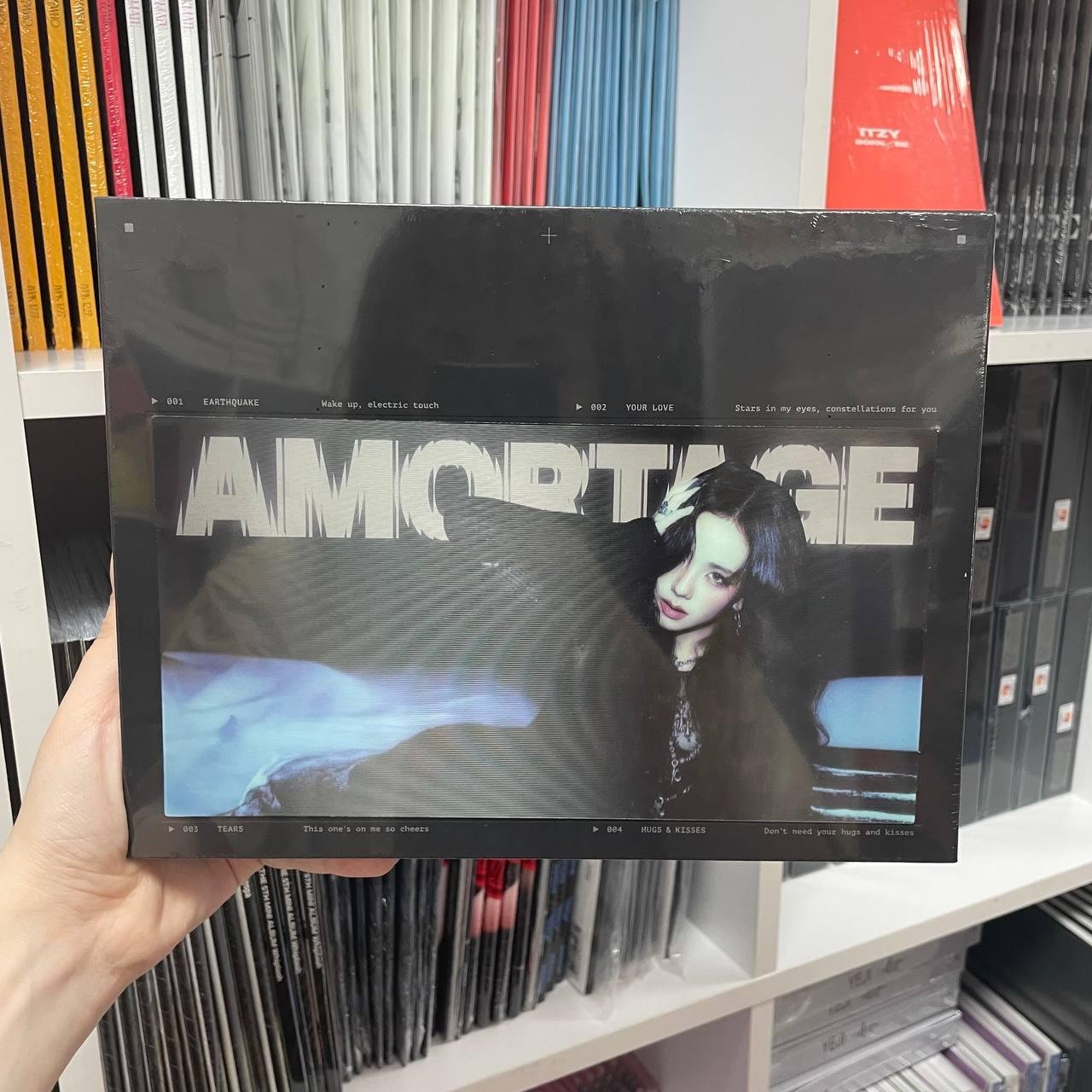 JISOO (BLACKPINK) - AMORTAGE (Exclusive Edition Black Ver.)