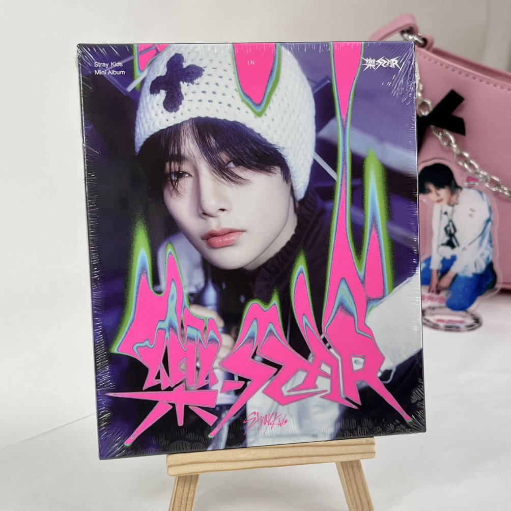 Stray Kids - ROCK-STAR (Postcard Ver. I.N)