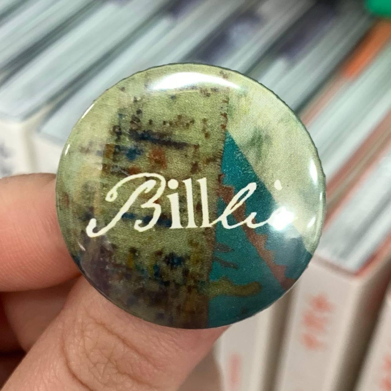 Міні значок Billiie