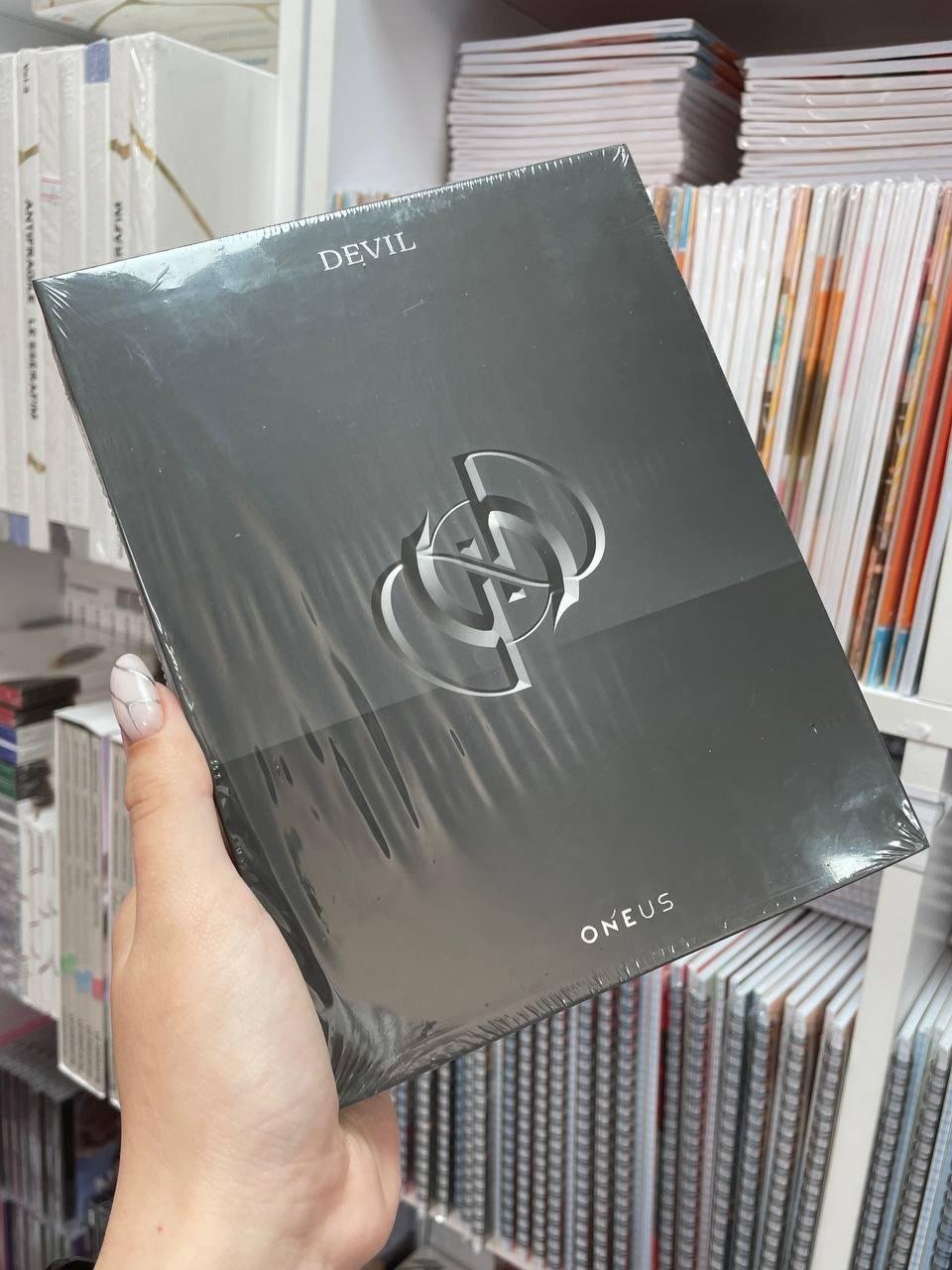 ONEUS – DEVIL ver. BLACK