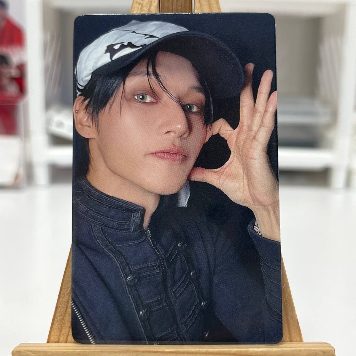 Офіційна картка ATEEZ JUMP UP POB