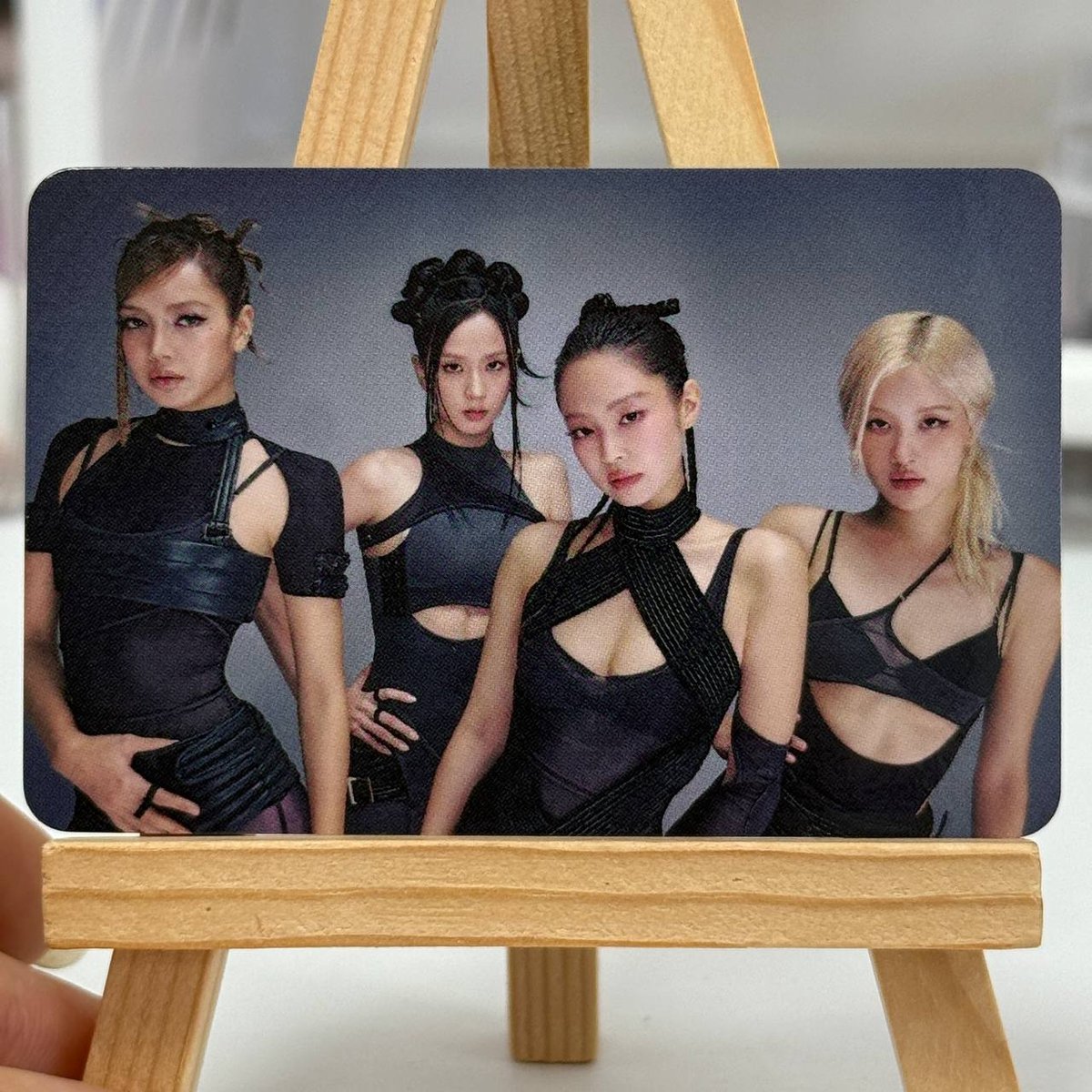 Офіційна картка BLACKPINK NY MUSIC