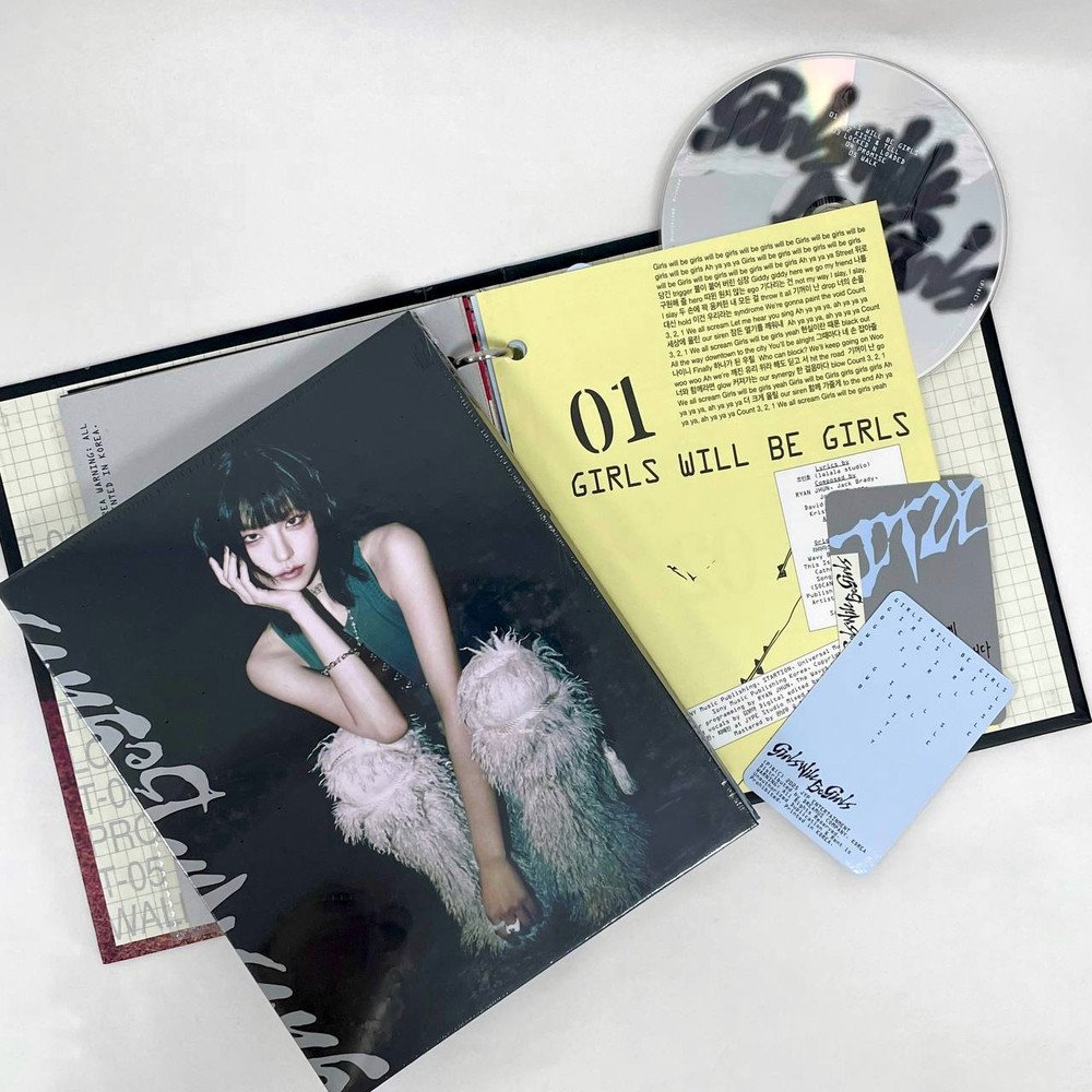 ITZY - Girls Will Be Girls (Binder Ver. Yeji)
