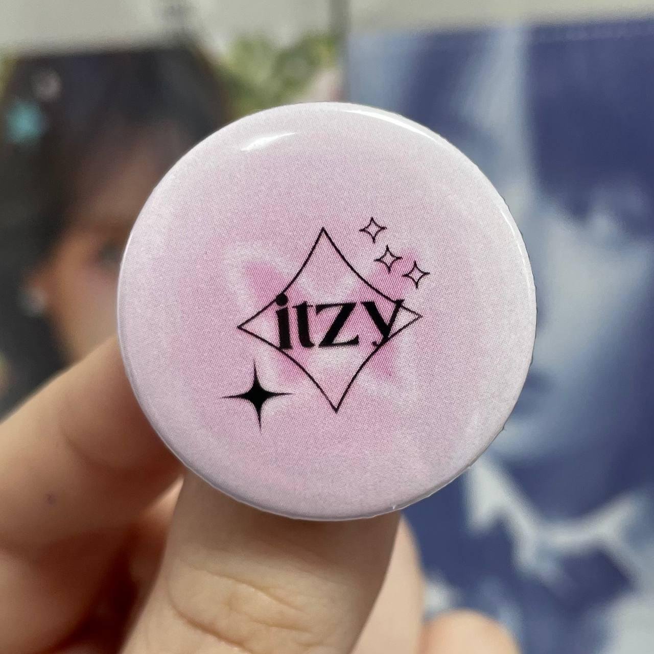 Міні значок ITZY