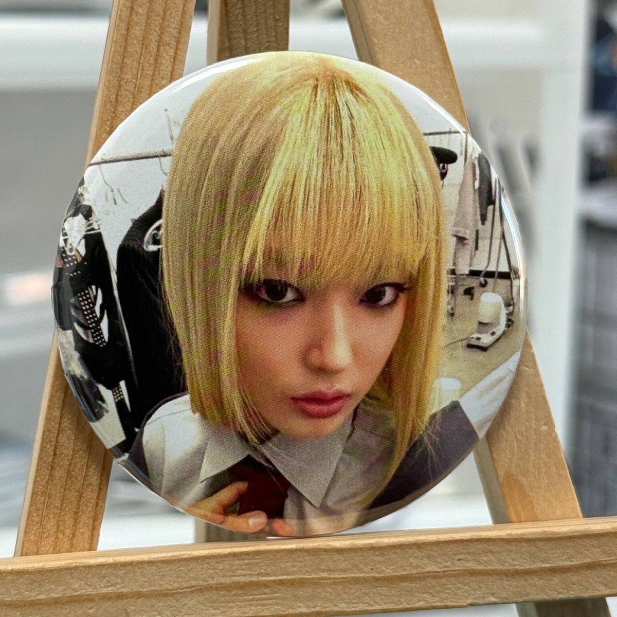 Значок  KATSEYE