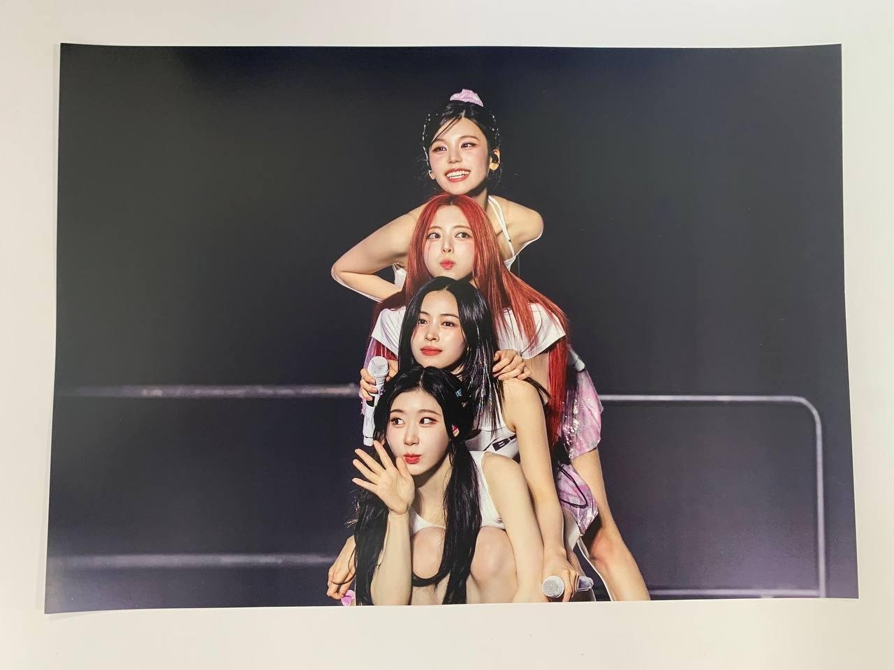 Постер ITZY