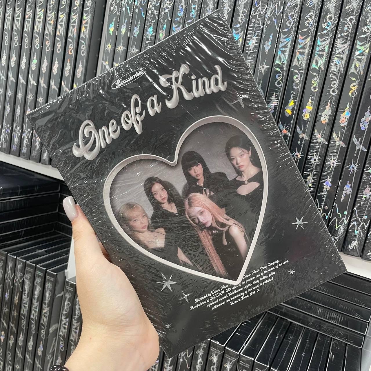LOOSSEMBLE - ONE OF A KIND ver. DAWN
