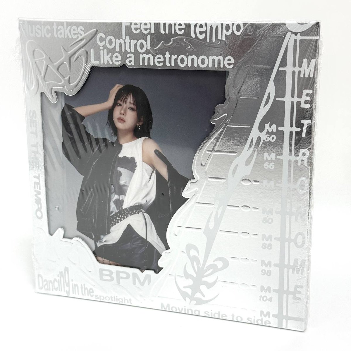 IZNA - SET THE TEMPO ( Postcard ver.)