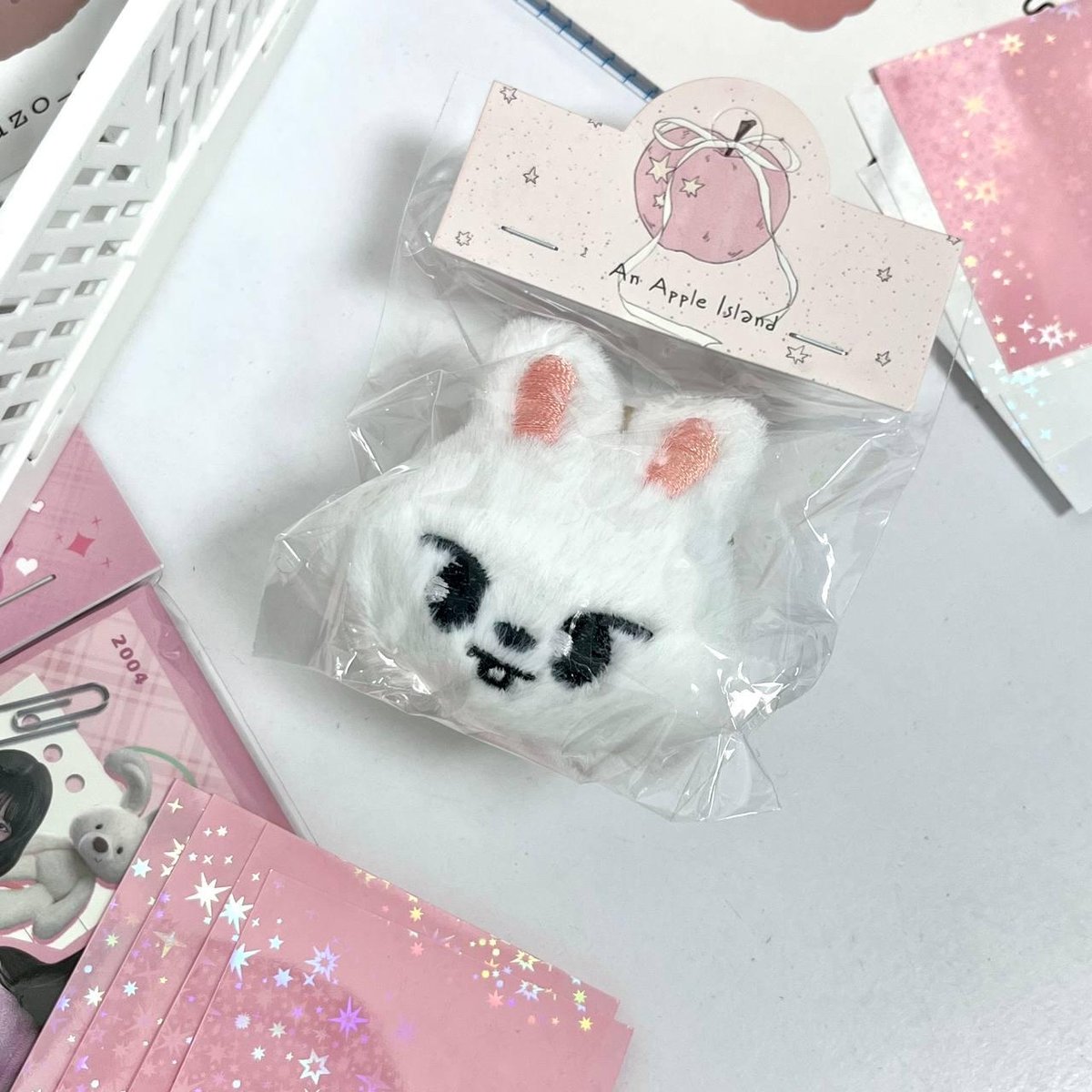 Пухнастий значок Leebit