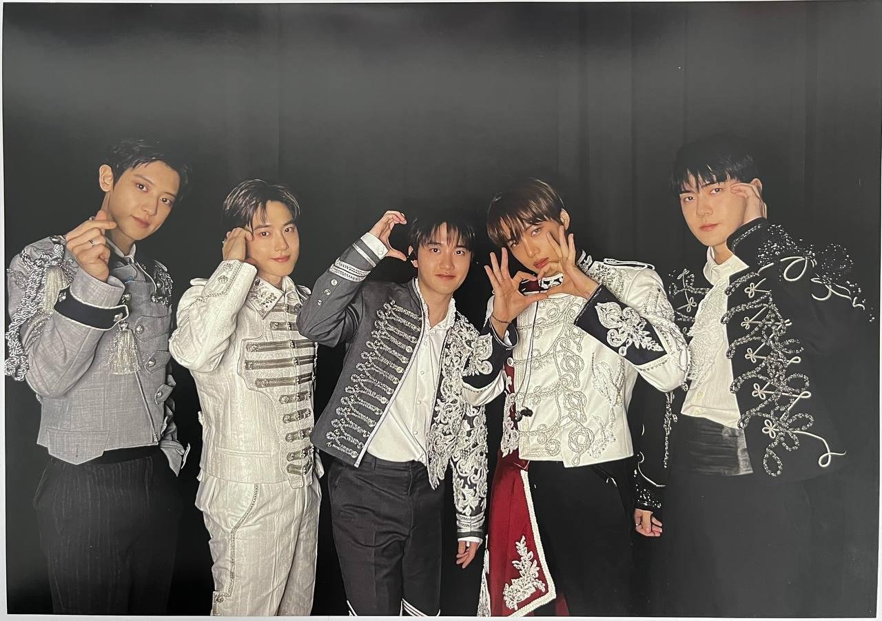 Постер EXO