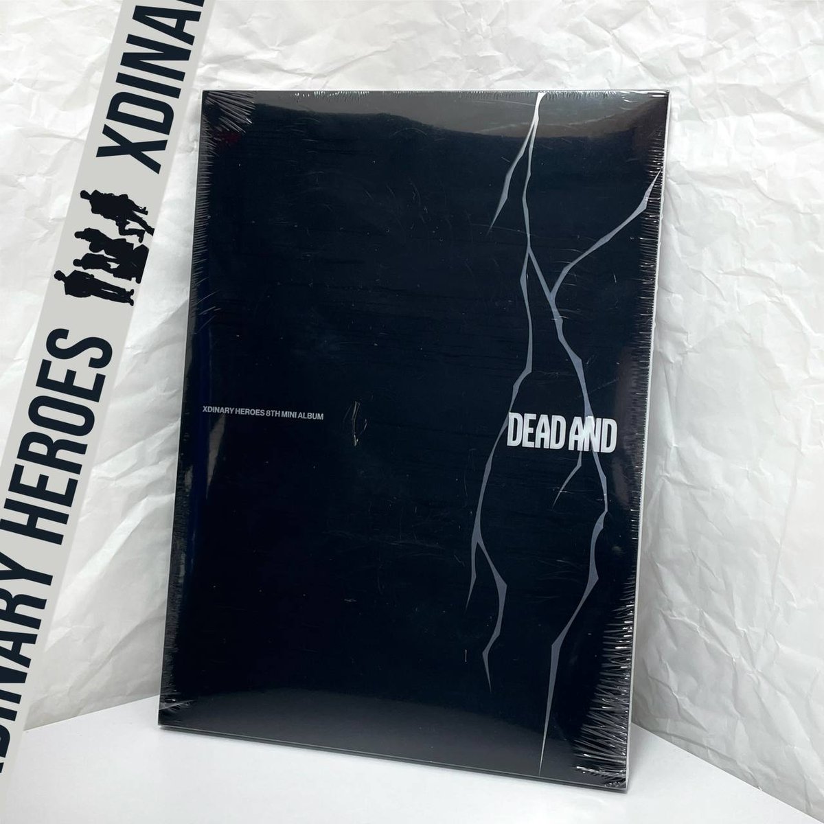 XDINARY HEROES - DEAD AND (Photobook, HERO ver.)