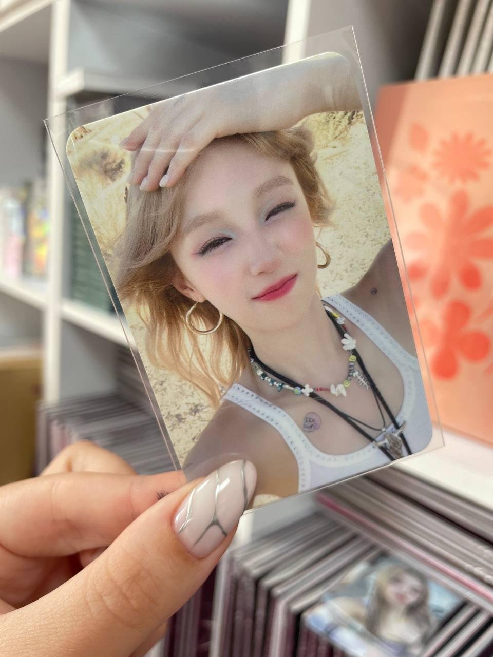 Офіційна картка YUQI (G)I-dle (можливі мілкі дефекти)