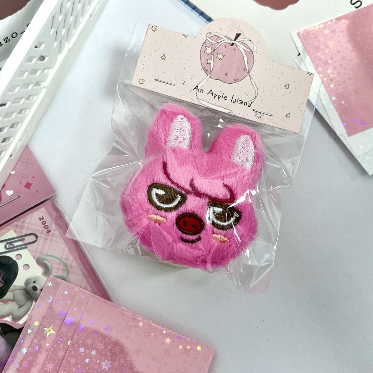 Пухнастий значок Dwaekki