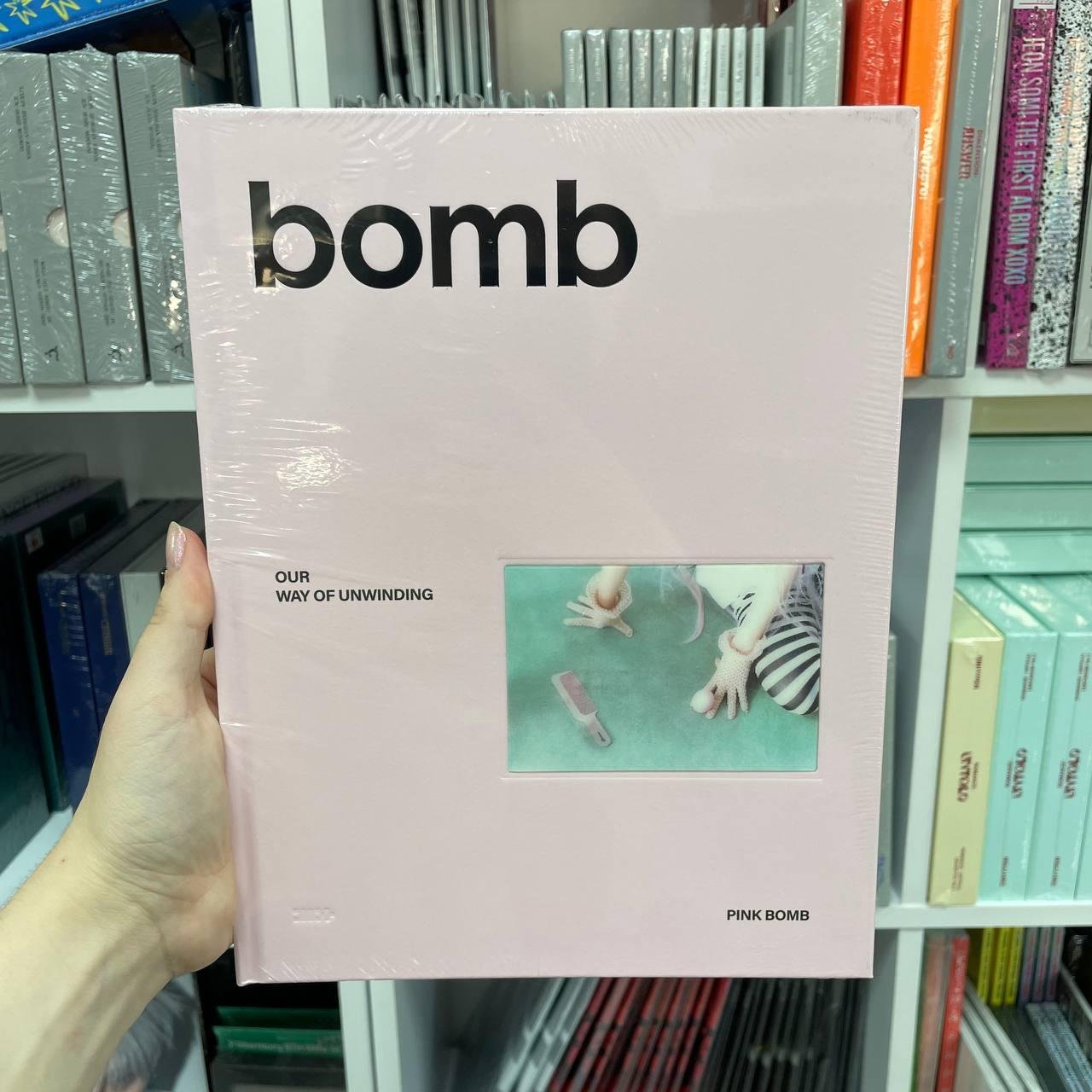 ILLIT - BOMB PINK BOMB VER.
