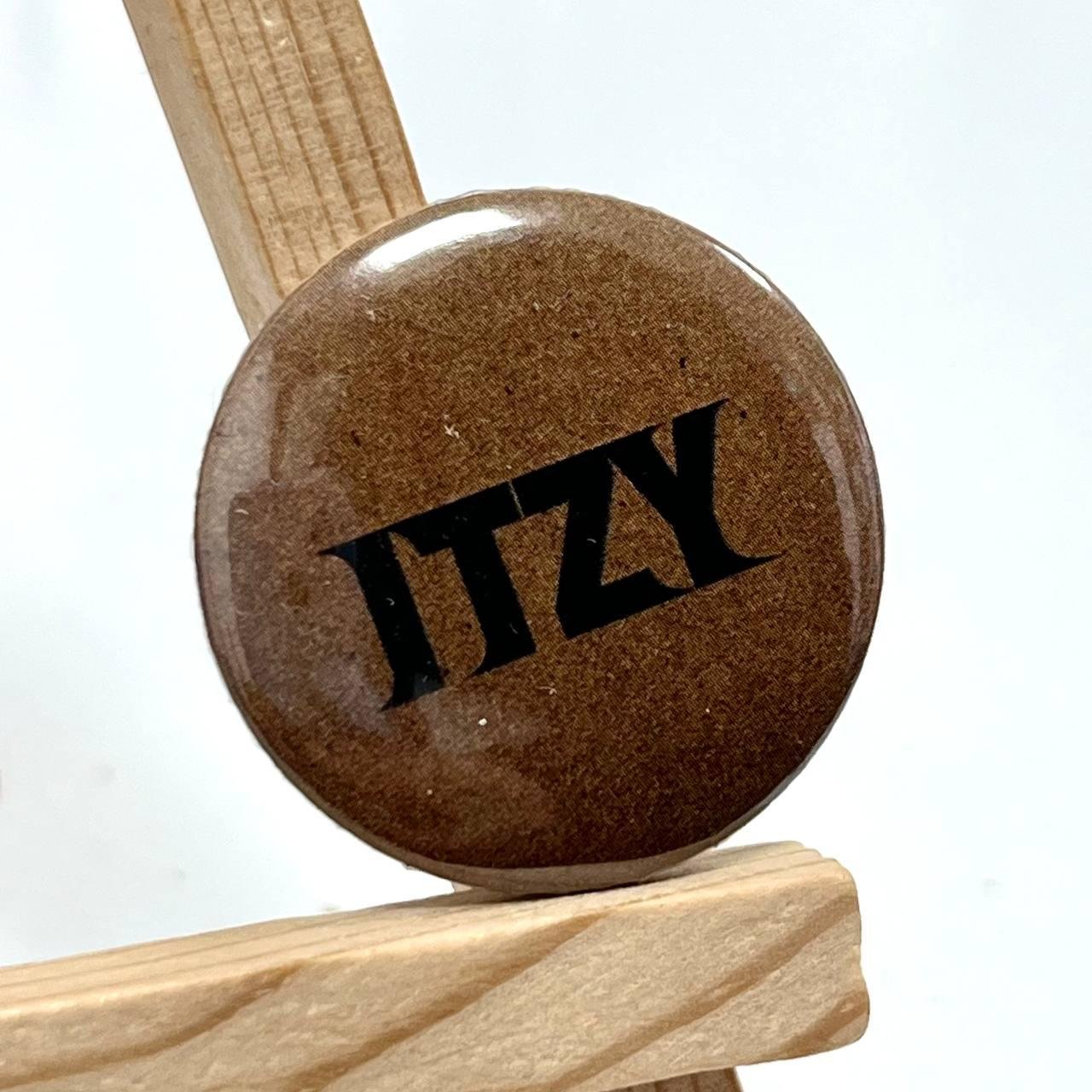 Міні значок ITZY
