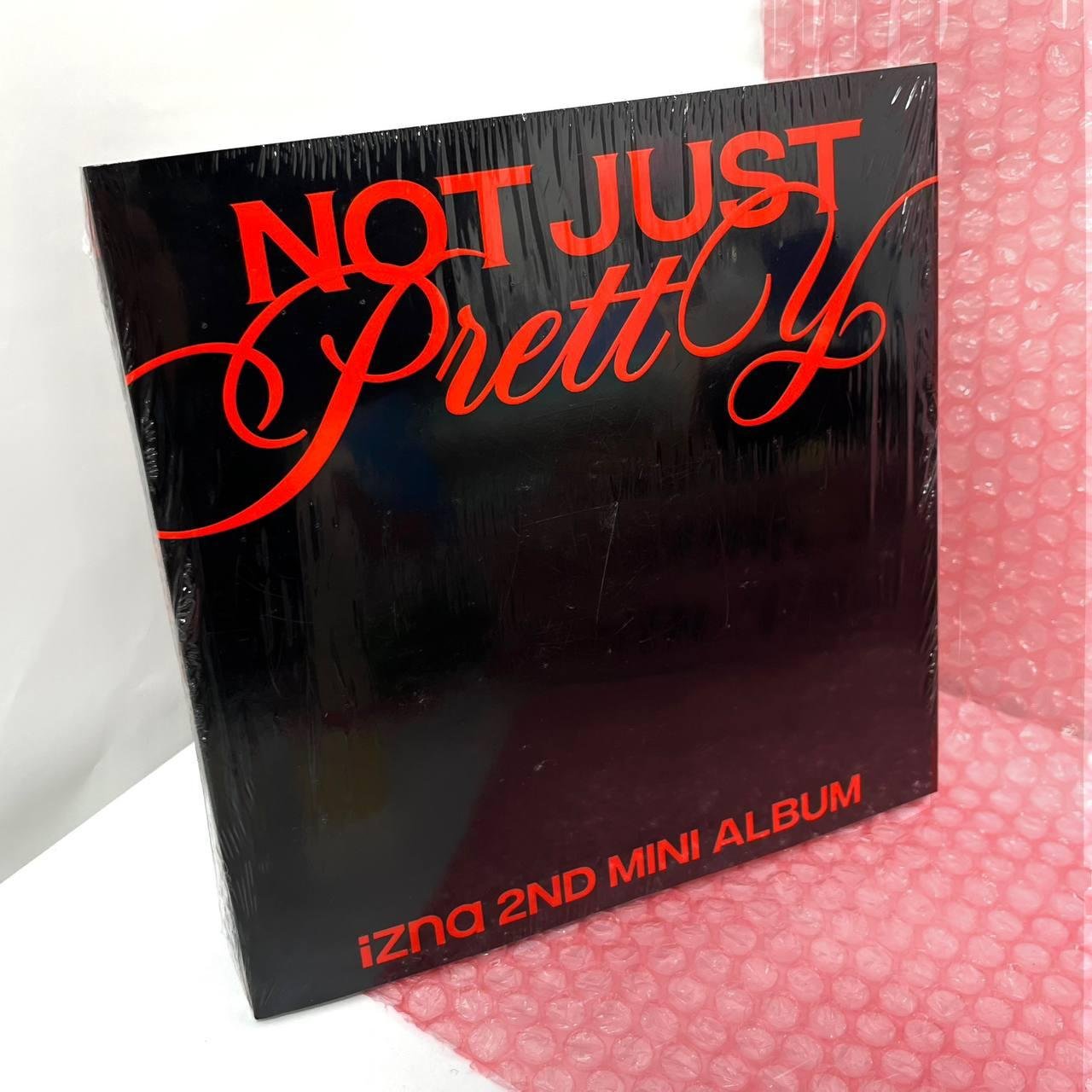 IZNA - NOT JUST PRETTY (Photobook, Rececar  ver.)