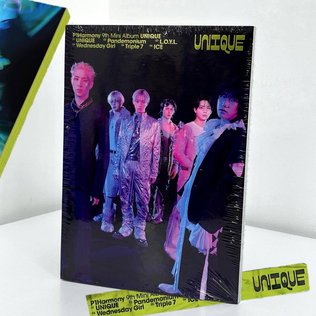 P1Harmony - UNIQUE (Photobook, C ver.)