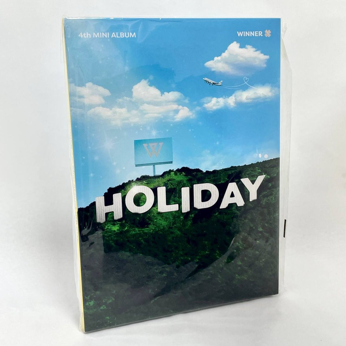 WINNER - HOLIDAY (Photobook ver.)