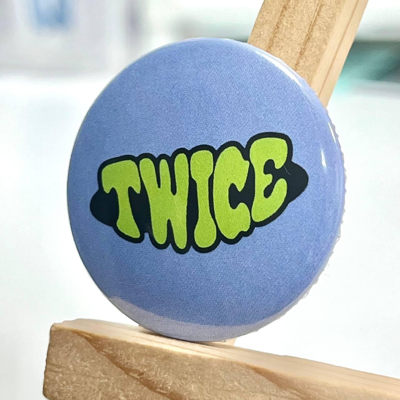 Міні значок Twice