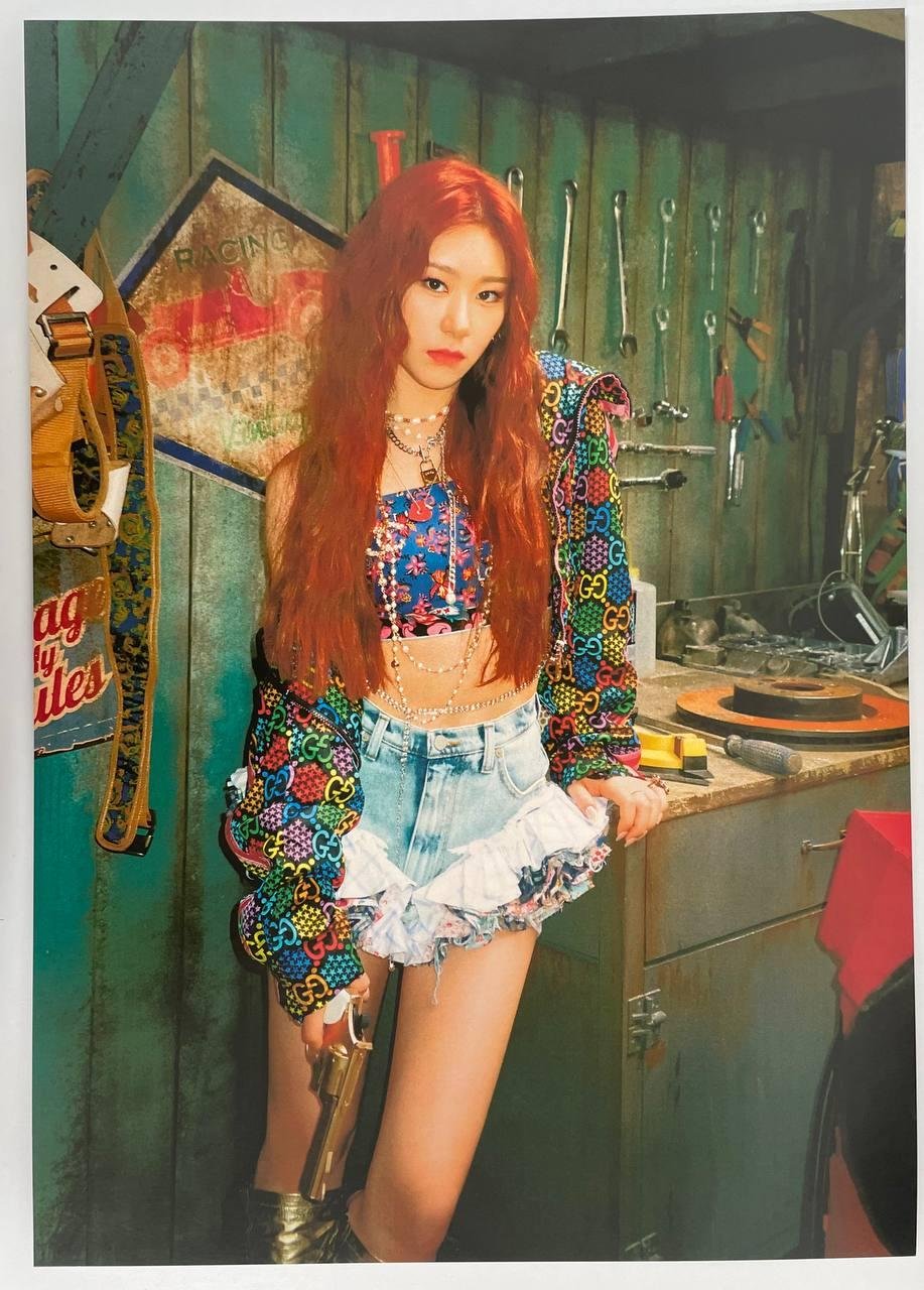 Постер ITZY