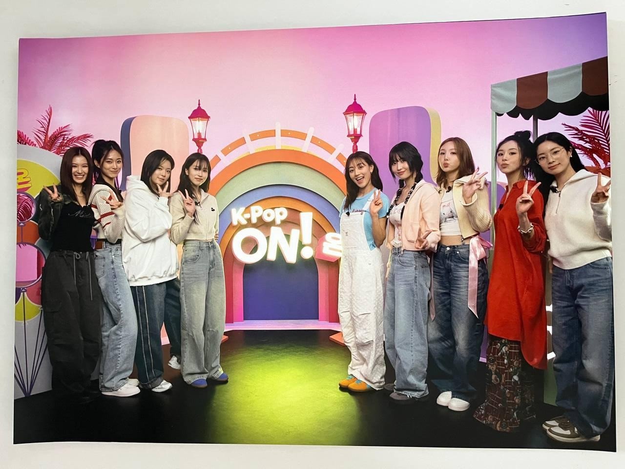 Постер TWICE